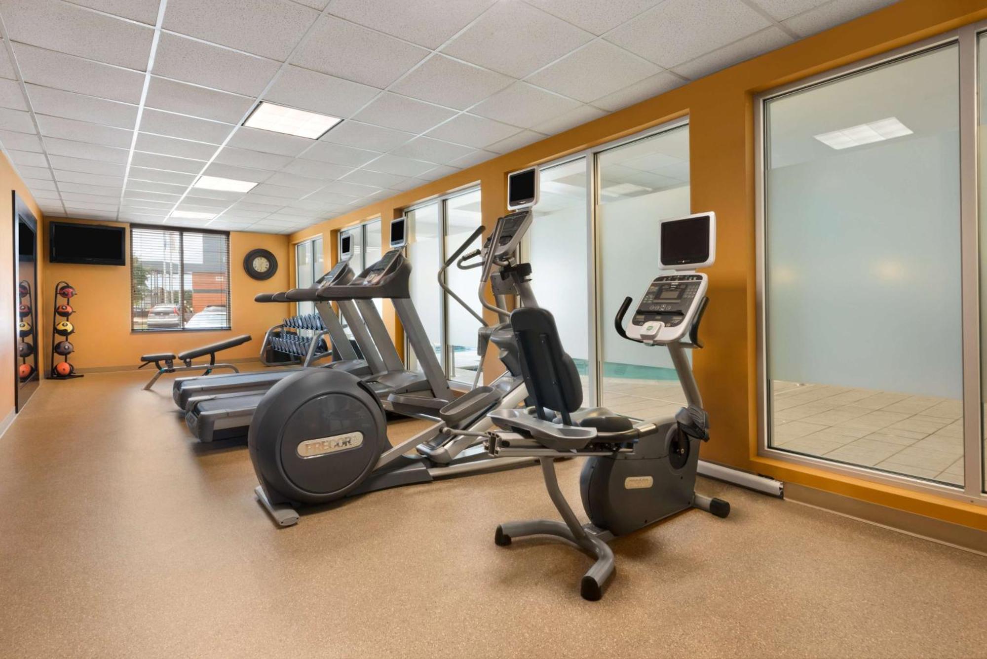 Hilton Garden Inn Dulles North Ашбърн Екстериор снимка