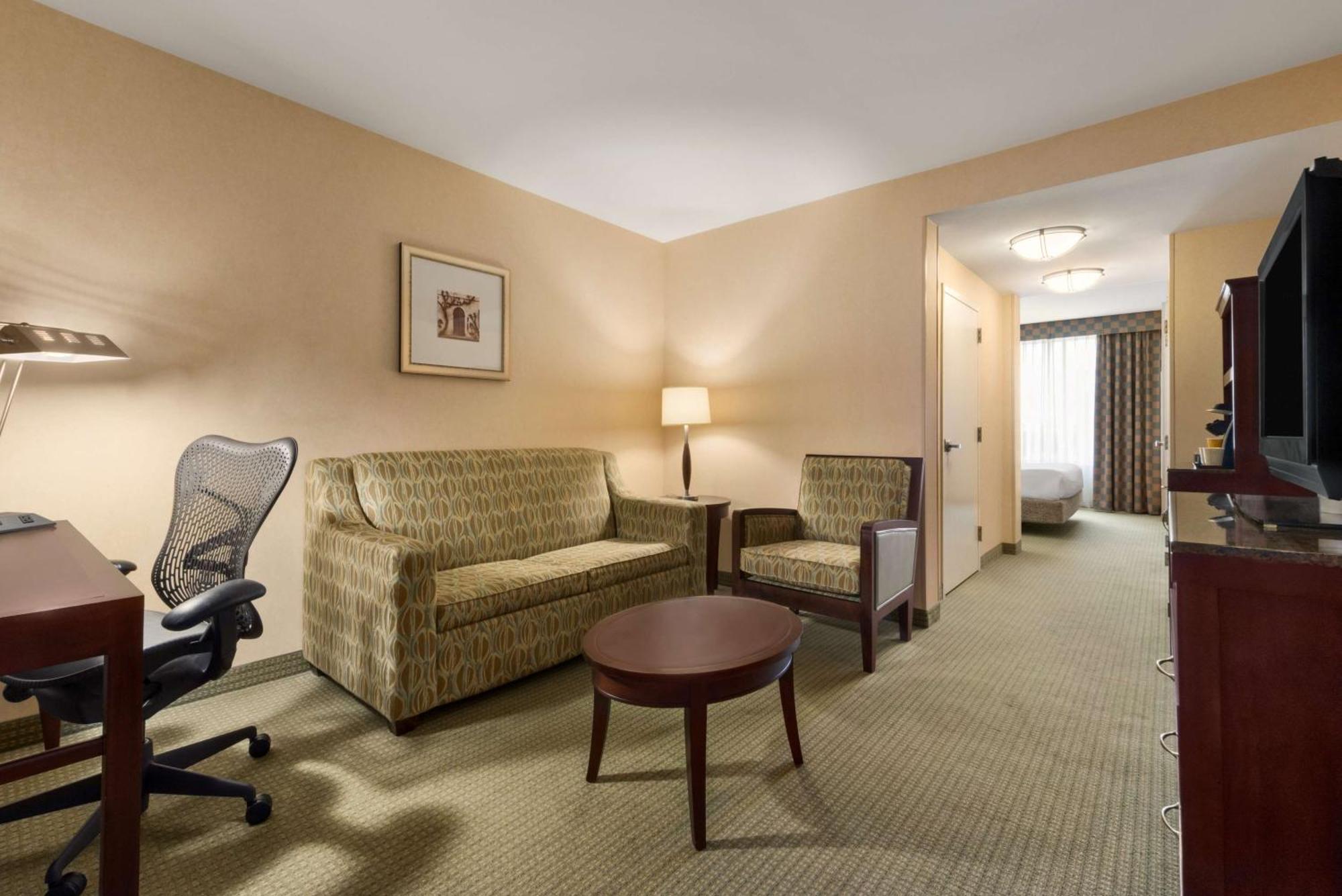 Hilton Garden Inn Dulles North Ашбърн Екстериор снимка