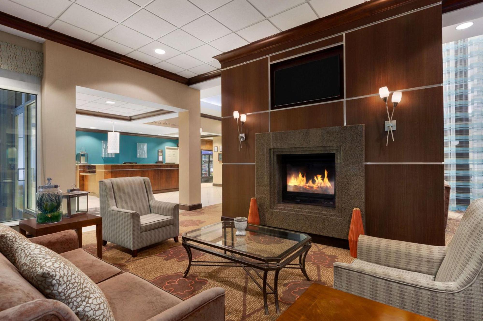 Hilton Garden Inn Dulles North Ашбърн Екстериор снимка