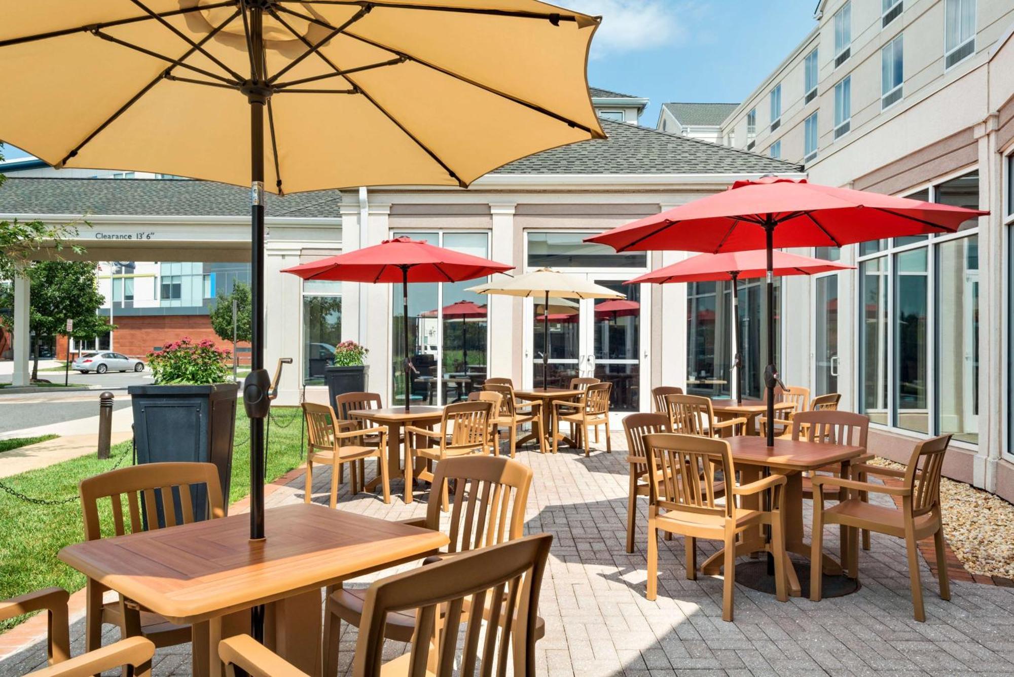 Hilton Garden Inn Dulles North Ашбърн Екстериор снимка